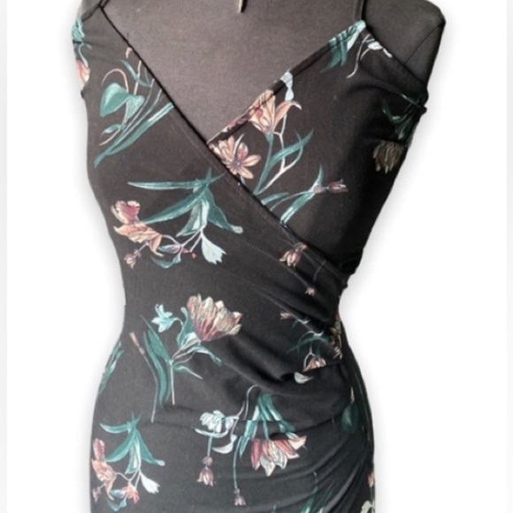 219. Streetwear Society 𝅺Floral dress. Wrap style, black and floral. - Picture 2 of 5